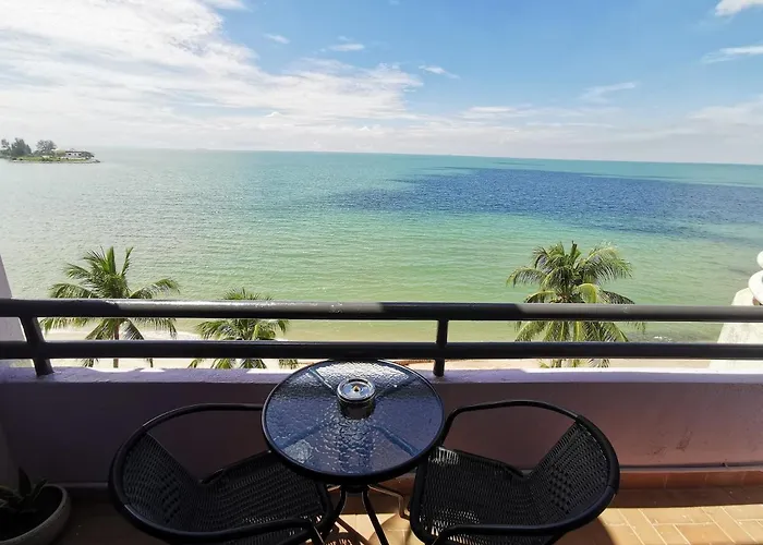 Tanjung Tuan Beach Regency - Hermis Theme 1 Car Park
