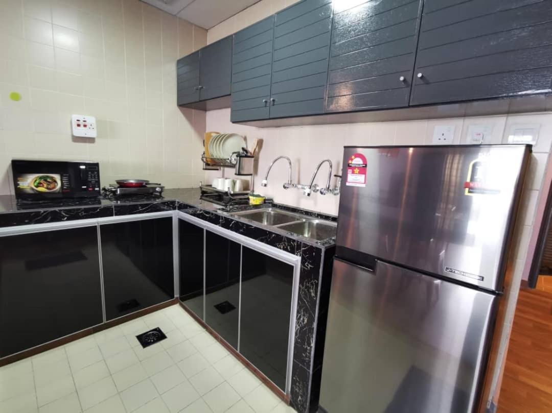 Apartment Tanjung Tuan Regency - Hermis Theme 1 Car Park *